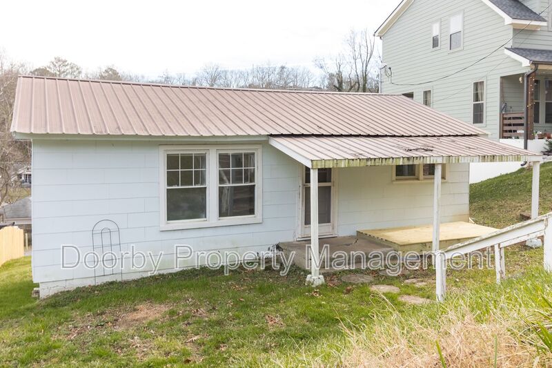 Chattanooga House: 966 Beason Dr