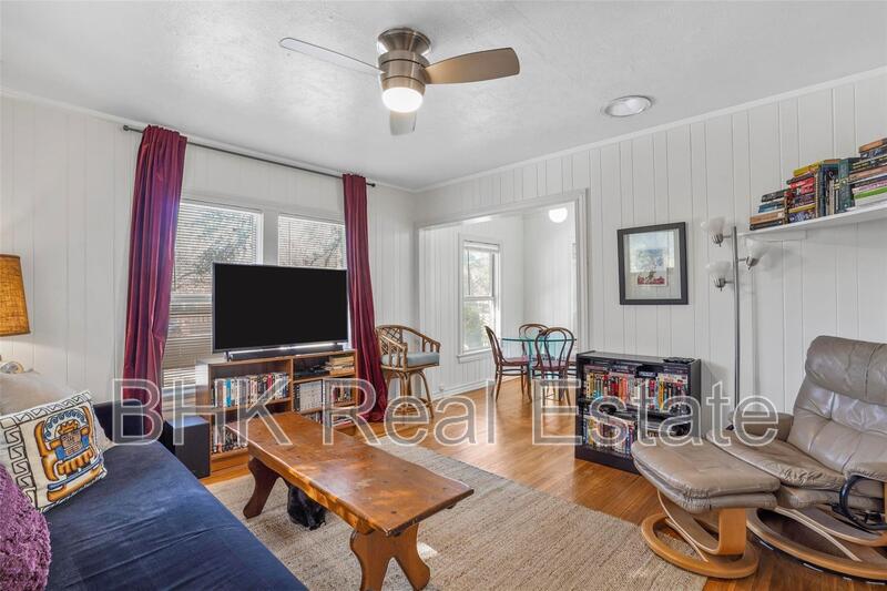 Fort Worth House: 1915 Clover Ln