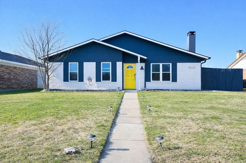 Carrollton House: 2223 Ridgedale Dr