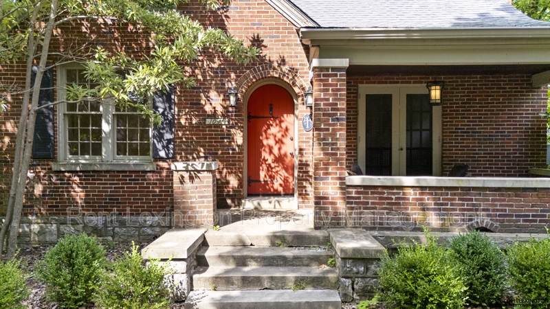 Lexington House: 1041 Fontaine Road