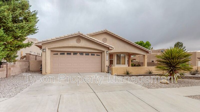 Albuquerque House: 4404 Noche Clara Ave NW