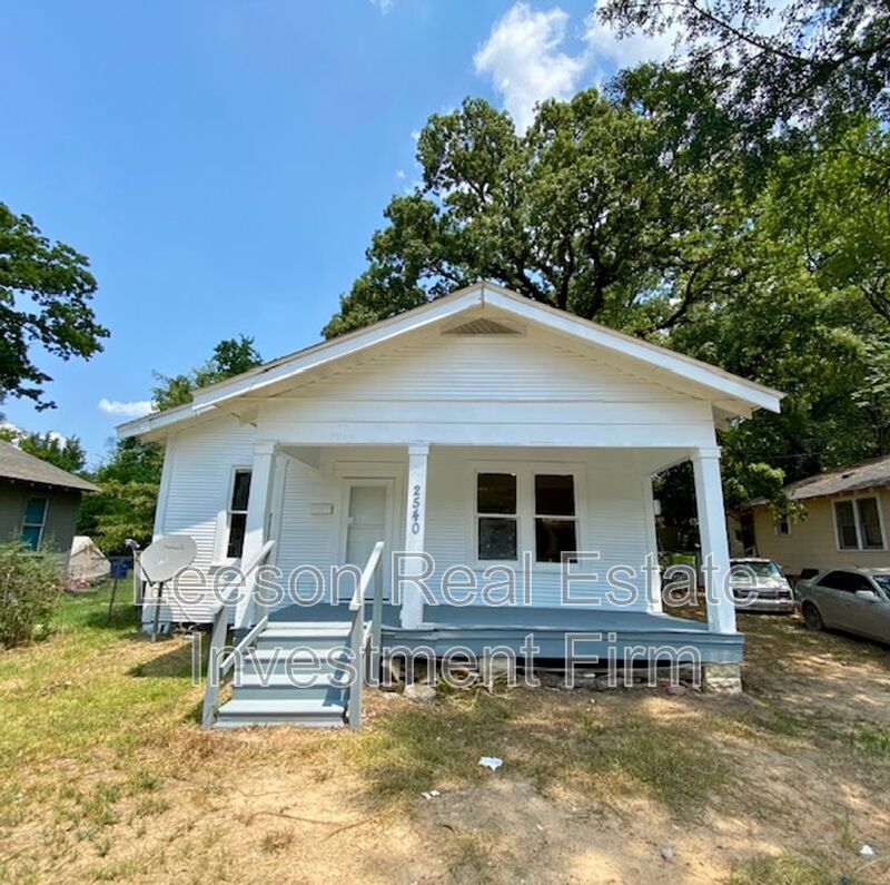 Shreveport House: 2540 Dupont St.