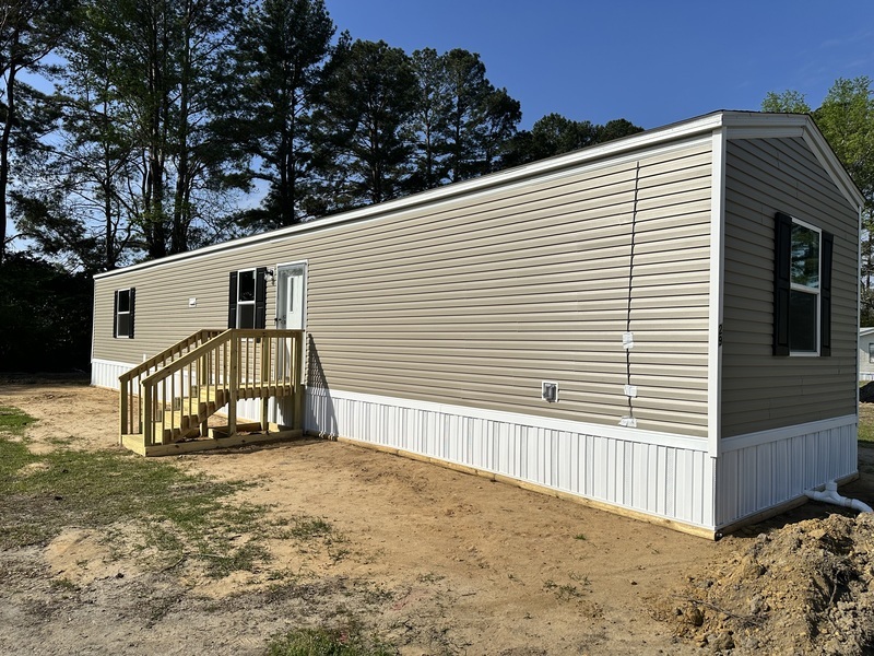 Lumberton House: 3525 E Elizabethtown Rd