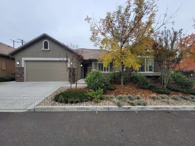 Fair Oaks House: 8099 Traditions Ct