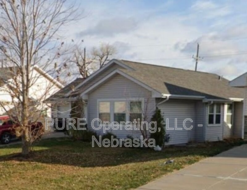 Omaha House: 1415 N 20th St