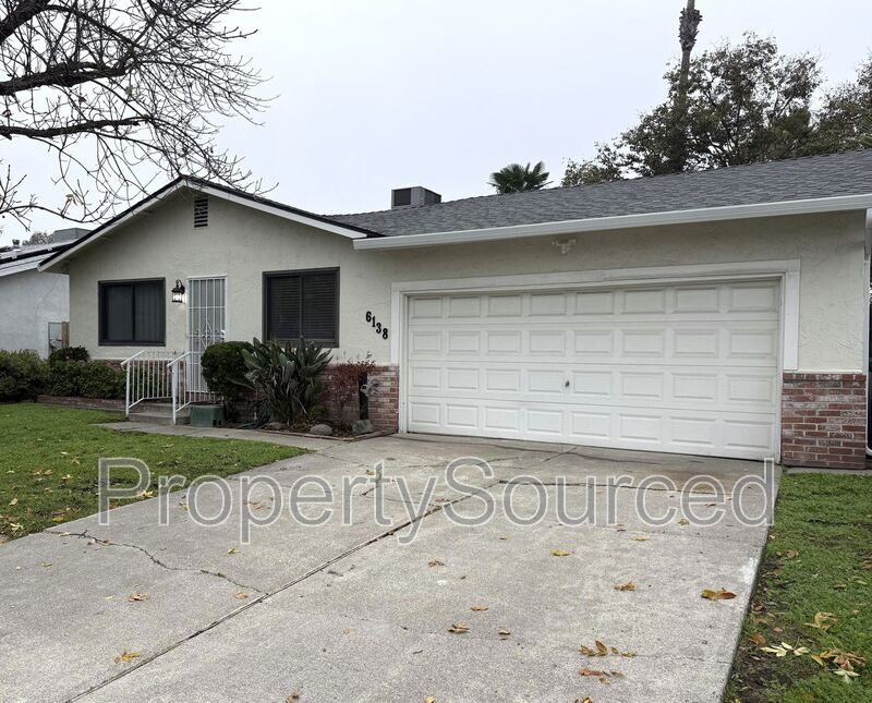 Stockton House: 6138 Greenfield Lane