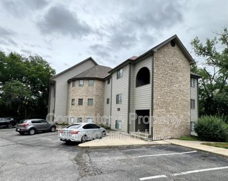 Lawrence Condo: 1000 Emery Rd - K02