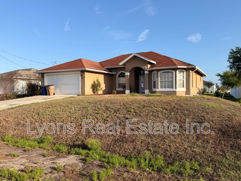 Lehigh Acres House: 3808 25th St SW