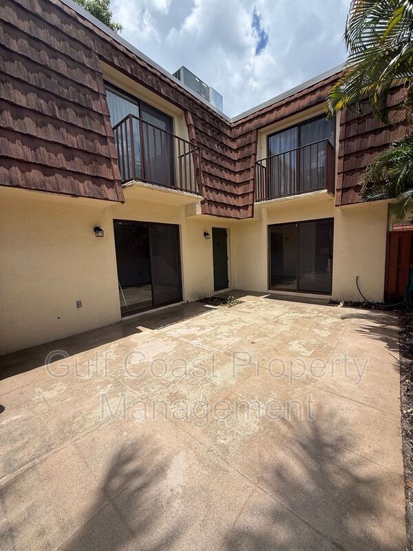 Fort Myers Townhome: 5249 CEDARBEND DR