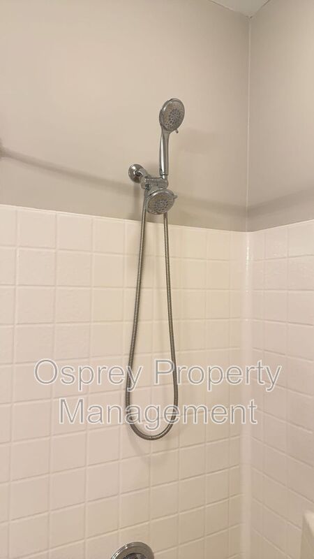 3BR Townhouse Condo with Garage "ASK ABOUT OUR ZERO DEPOSIT" - Photo 10