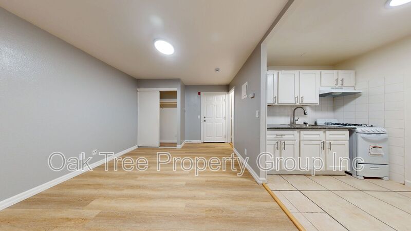 Oakland House: 3010 Adeline Street