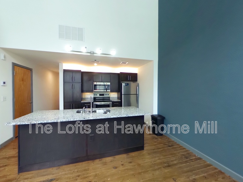 Charlotte Condo: 1101 Hawthorne Lane