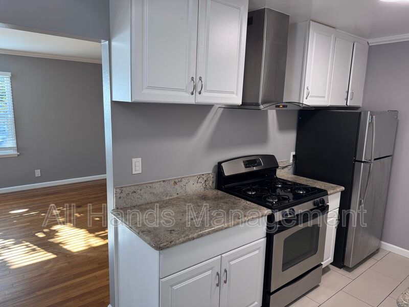 Long Beach Condo: 1825 East 1st Street