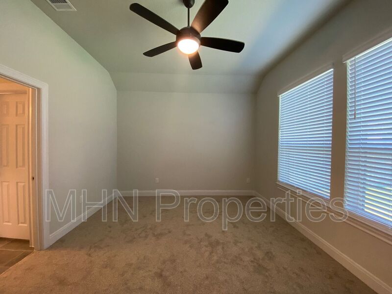 BEAUTIFUL one-story 3 bed/2 bath home in desirable Davis Ranch, in the Far West side. - Preview 14