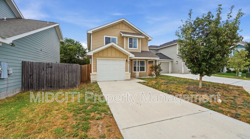 Seguin House: 224 Mar Hill