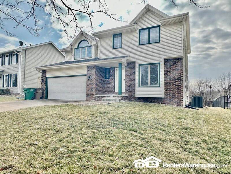 West Des Moines House: 2048 Walnut Street