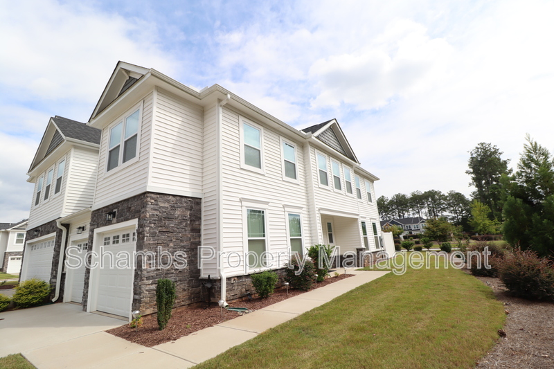 Garner House: 104 Kineton Woods Way