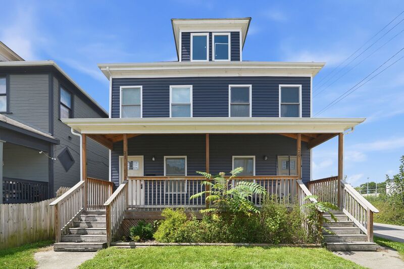 Columbus House: 31 Dana Ave