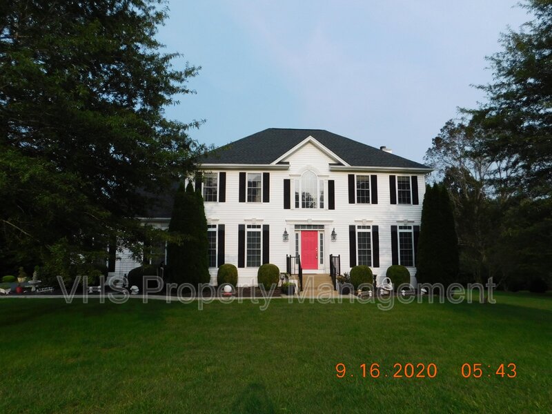 Amissville House: 2055 Freeman Dr