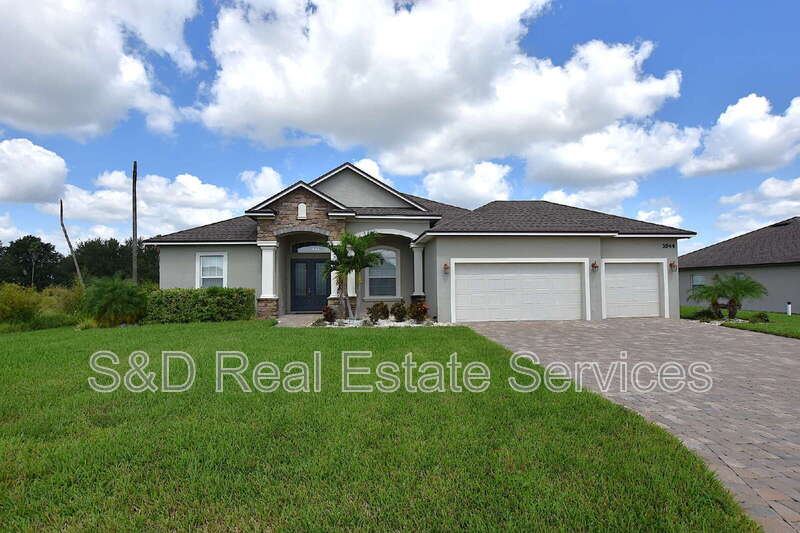 Lakeland House: 3544 Lakeside Heritage Drive