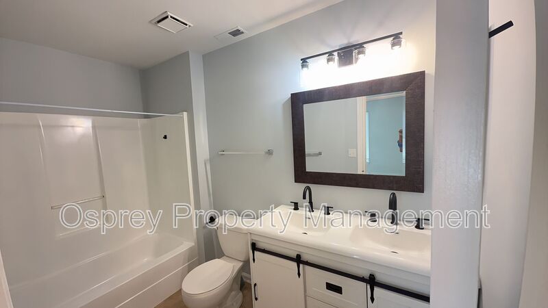 3-Bedroom Virginia Beach Home with Fenced Yard & Spacious Livin - Photo 12