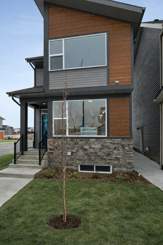 Edmonton House: 20903 25 Avenue NW