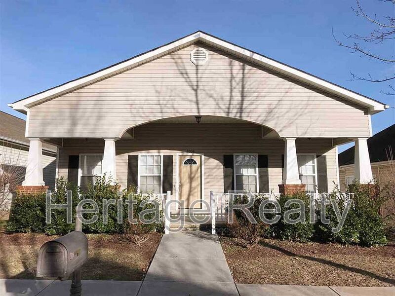 Sweetwater House: 3006 Franklin Ave