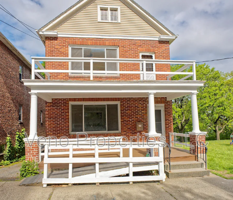 Troy House: 179 9th St.