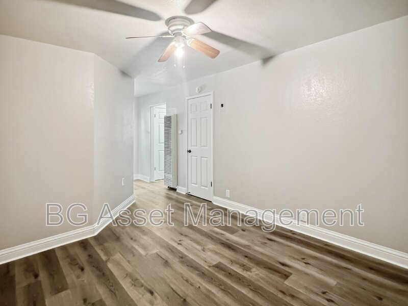 Berkeley Condo: 2223 Bonar Street