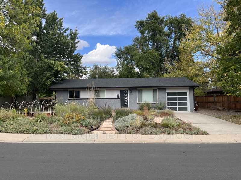 Boulder House: 2265 Floral Drive