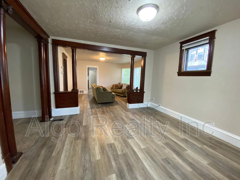 Saint Paul Condo: 603 Lawson Avenue East - 1