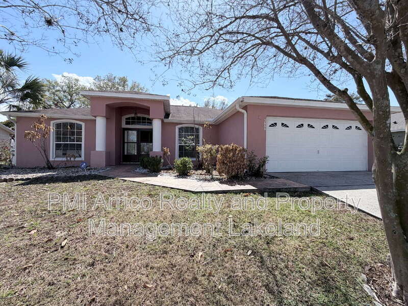 Lakeland House: 5688 Fischer Drive