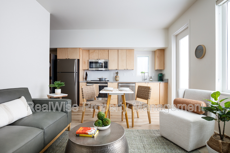 Ashland House: 1244 Quincy St