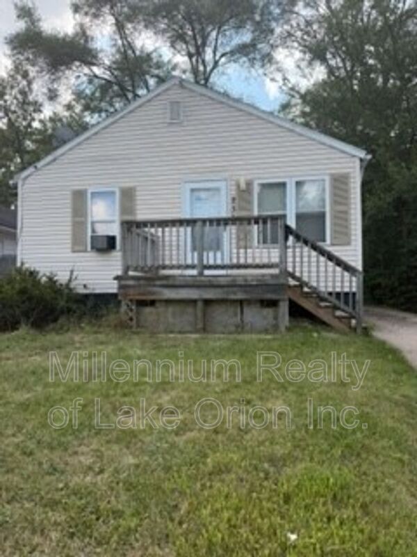 Pontiac House: 236 S Edith St