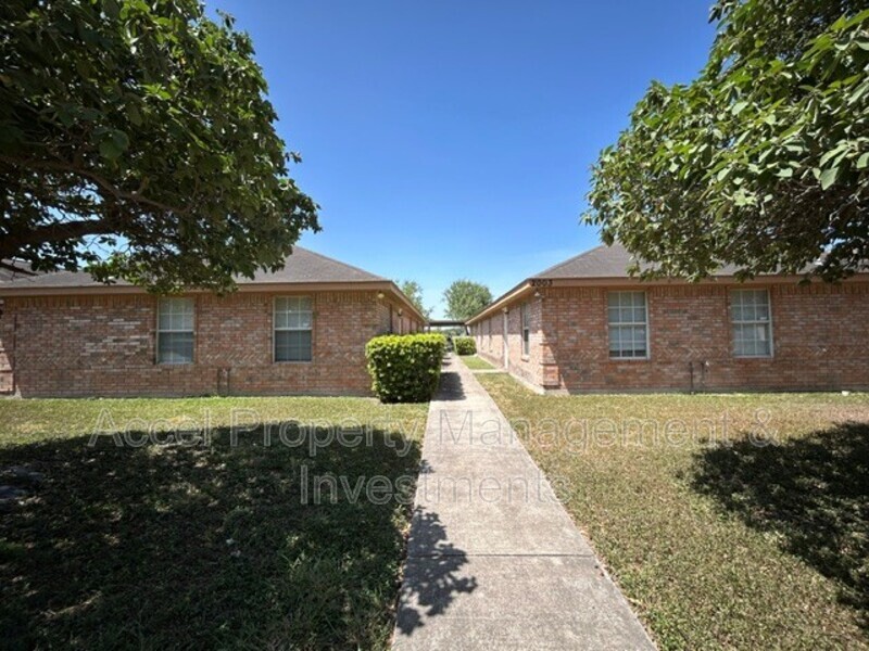 Edinburg Condo: 2003 Villa Linda Ave.