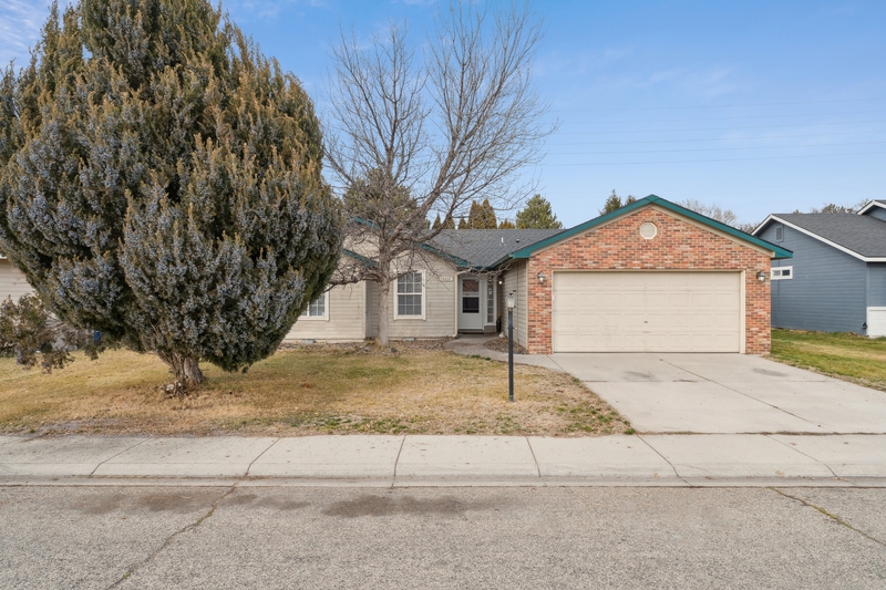 Boise House: 13402 West Persimmon Street
