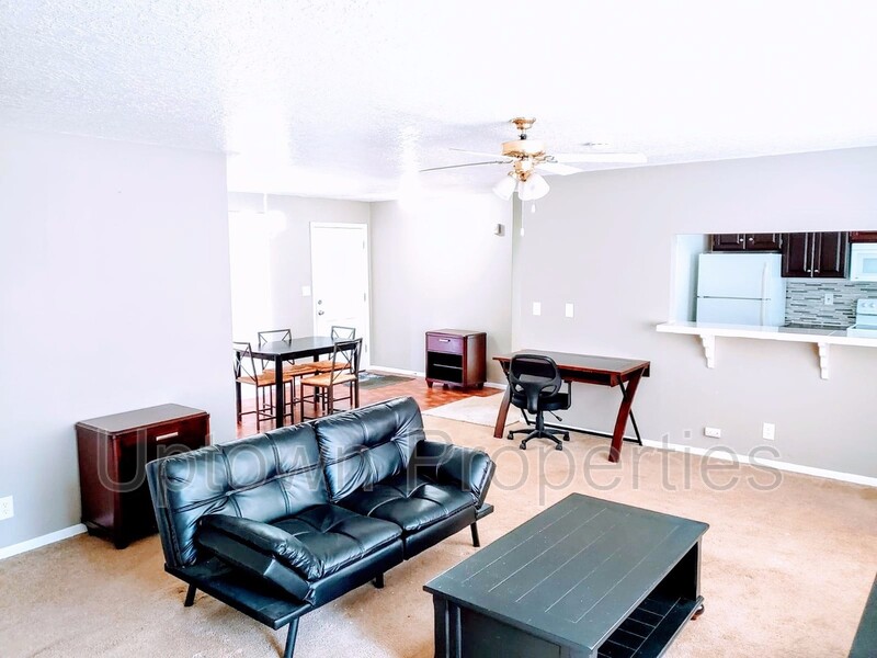 Hillsboro House: 215 NW Forest St