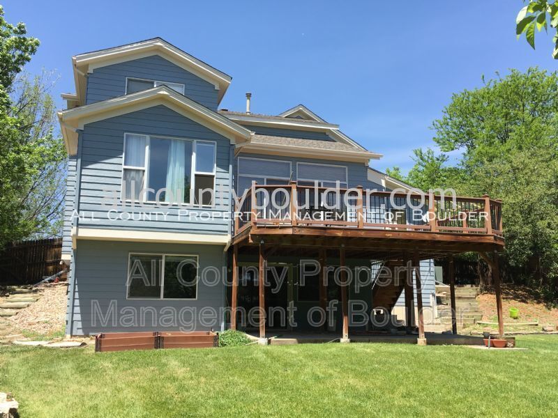Lafayette House: 1452 Zinnia Circle