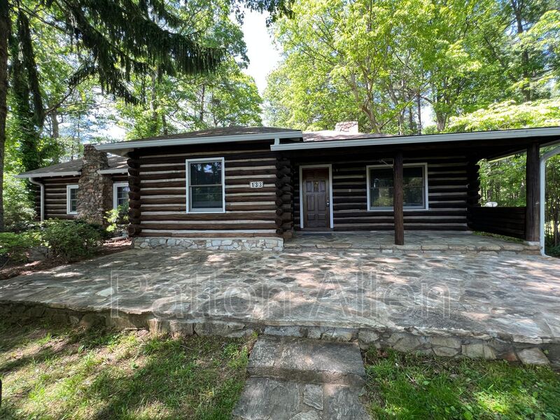 Asheville House: 133 Springside Road