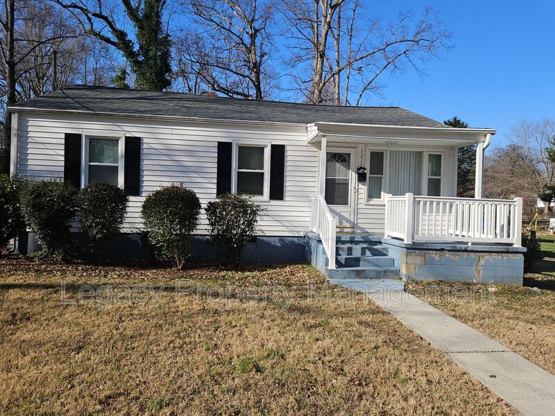 Greensboro House: 1212 McCormick Street