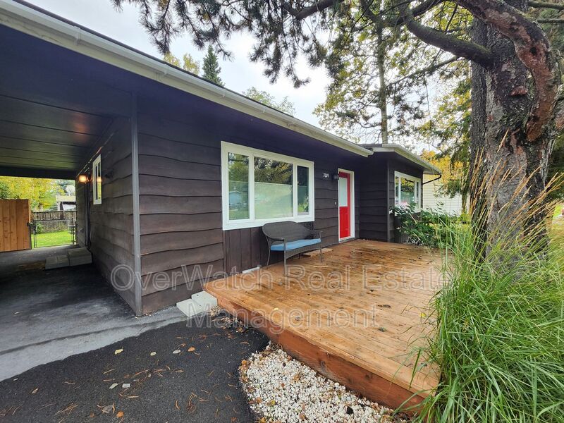 Anchorage House: 7019 Windsor Place