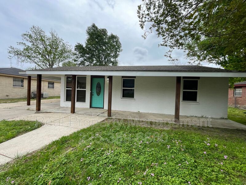 Baton Rouge House: 1340 Bellonia Dr.