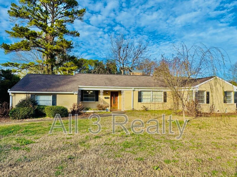 Montgomery House: 2767 Biltmore Avenue