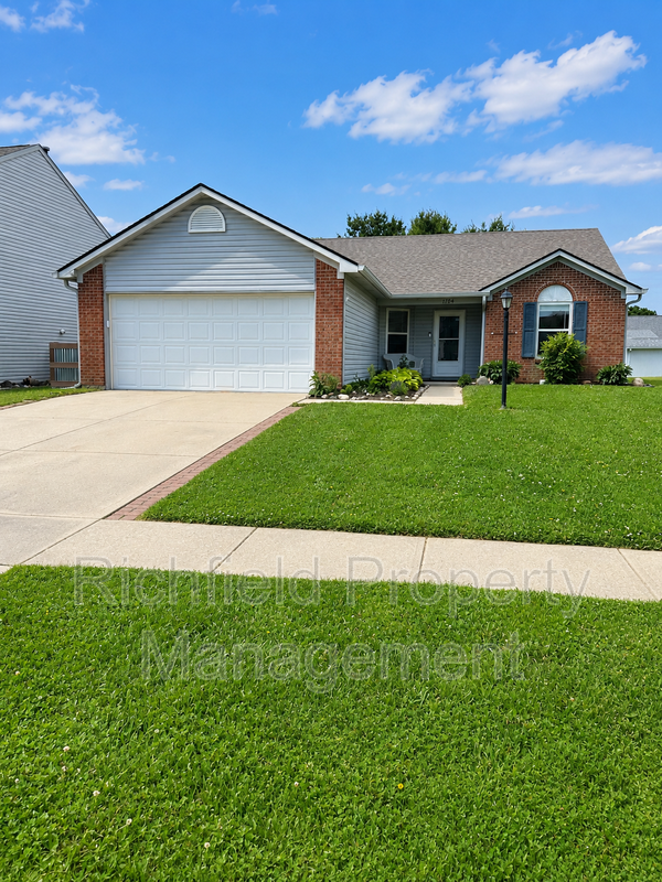 Lebanon House: 1704 Crimson Lane