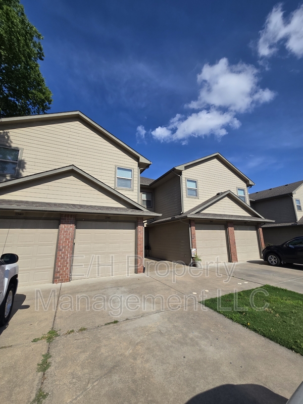 Derby Condo: 2146 North Woodlawn Boulevard