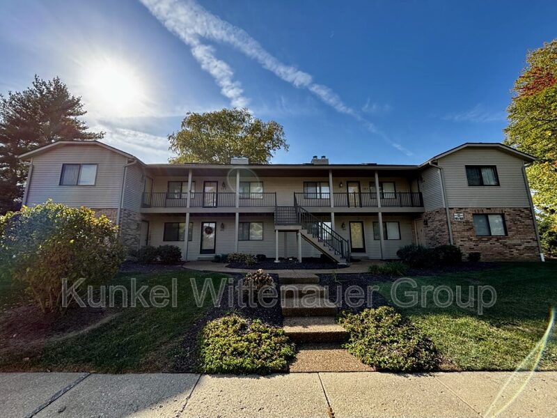 O'Fallon Condo: 164 Eagle Ridge