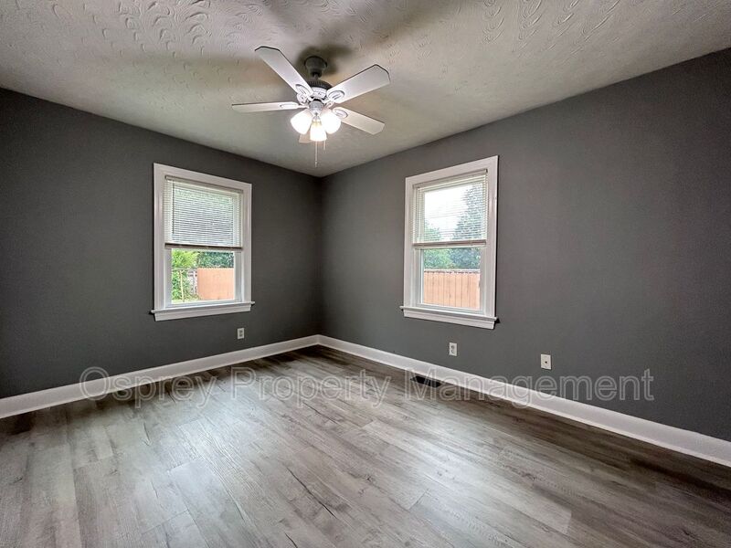 2 Bedroom Duplex! "ASK ABOUT OUR ZERO DEPOSIT" - Photo 4