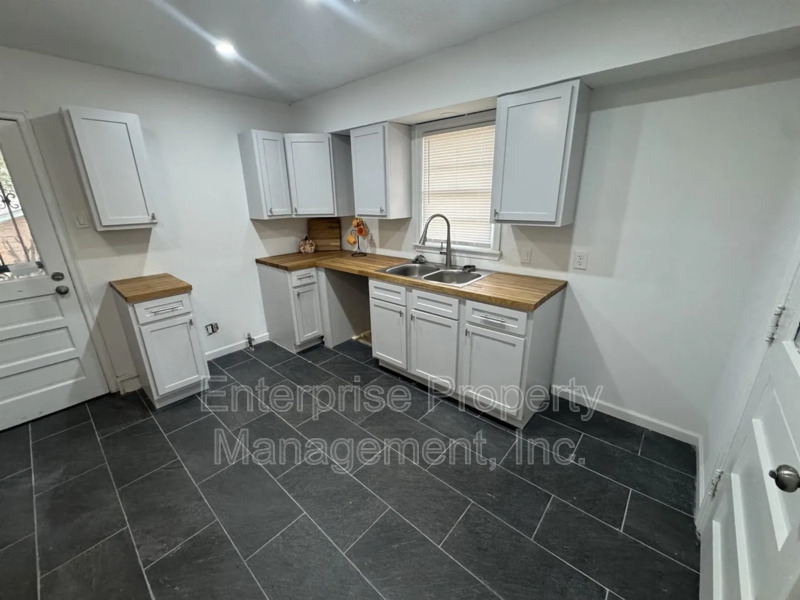 Photo 4 of 3766 Argonne St