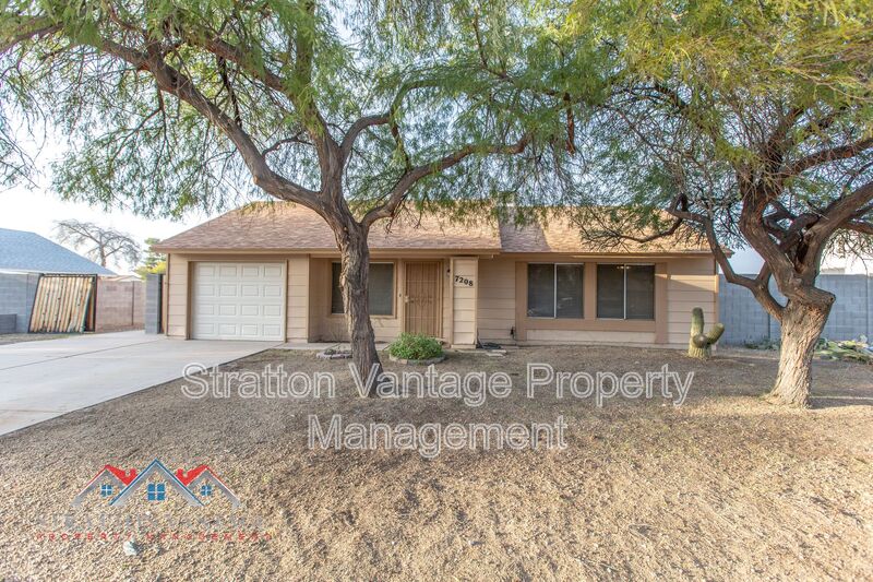 Peoria House: 7208 W Mescal St
