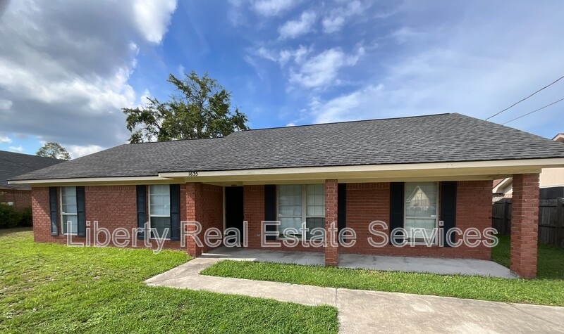 Hinesville House: 1635 Latham Ct